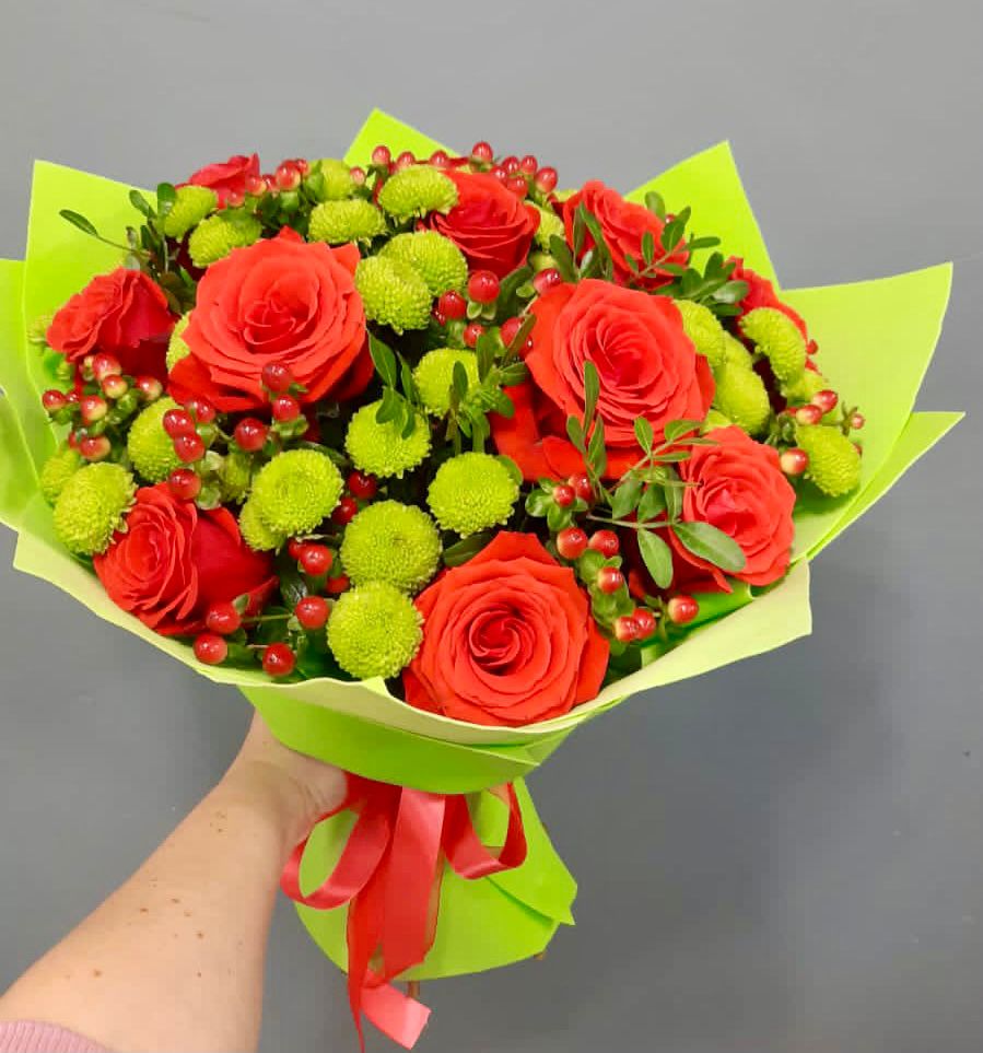 Букет цветов из: Хризантемы и Розы в Мамакане