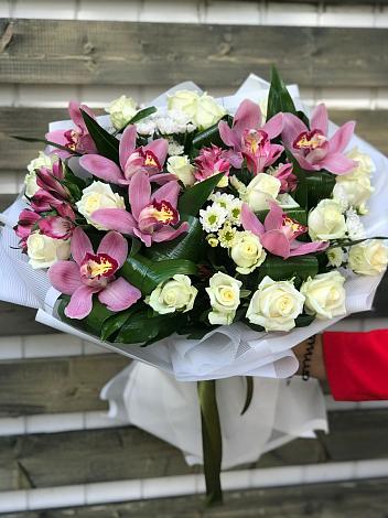 Букет цветов из: Розы и Хризантемы в Мамакане