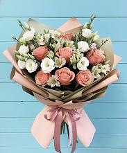 Букет цветов из:  Розы, Альстромерии и Лизиантусы в Мамакане