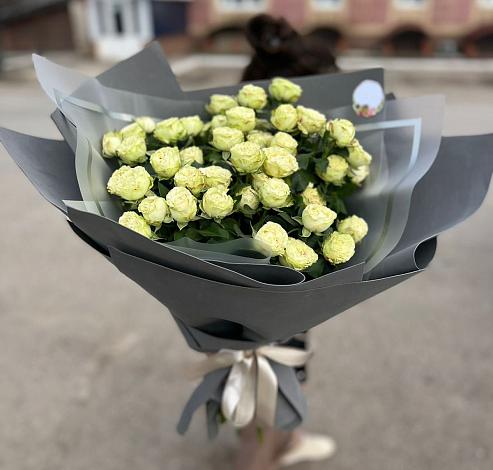 Букет Белые кустовые розы Солинеро в Мамакане