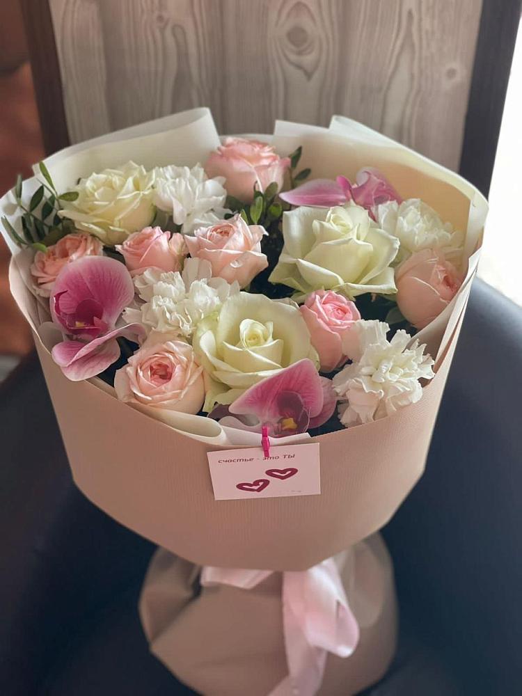 Букет цветов из: Орхидеи, Розы и Гвоздики в Мамакане