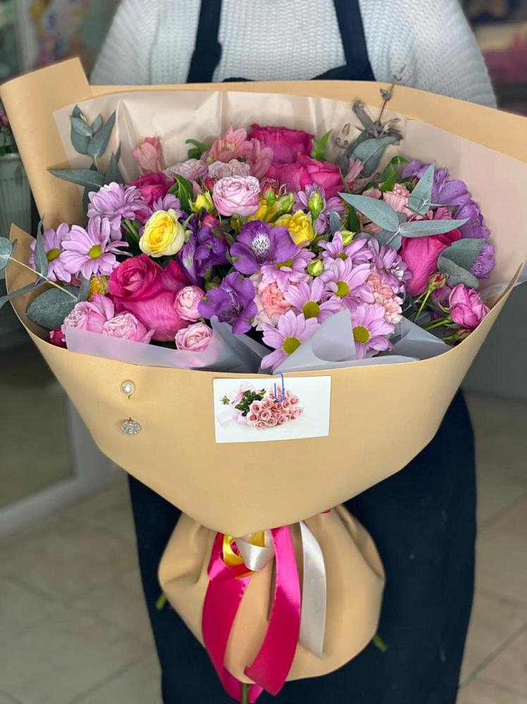 Букет цветов из: Хризантемы, Гвоздики и Альстромерии в Мамакане