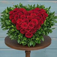 Цветочная композиция из Розы в виде сердца в Мамакане