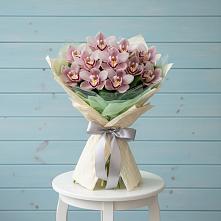 Букет цветов из:  Орхидеи и Розы в Мамакане