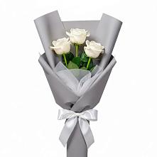 Букет 3 белые розы в Мамакане