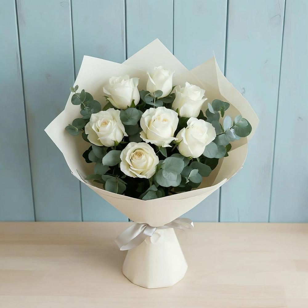 Букет Белые розы в Эвкалипте в Мамакане