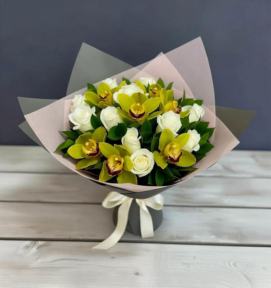 Букет цветов из: Орхидеи и Розы в Мамакане