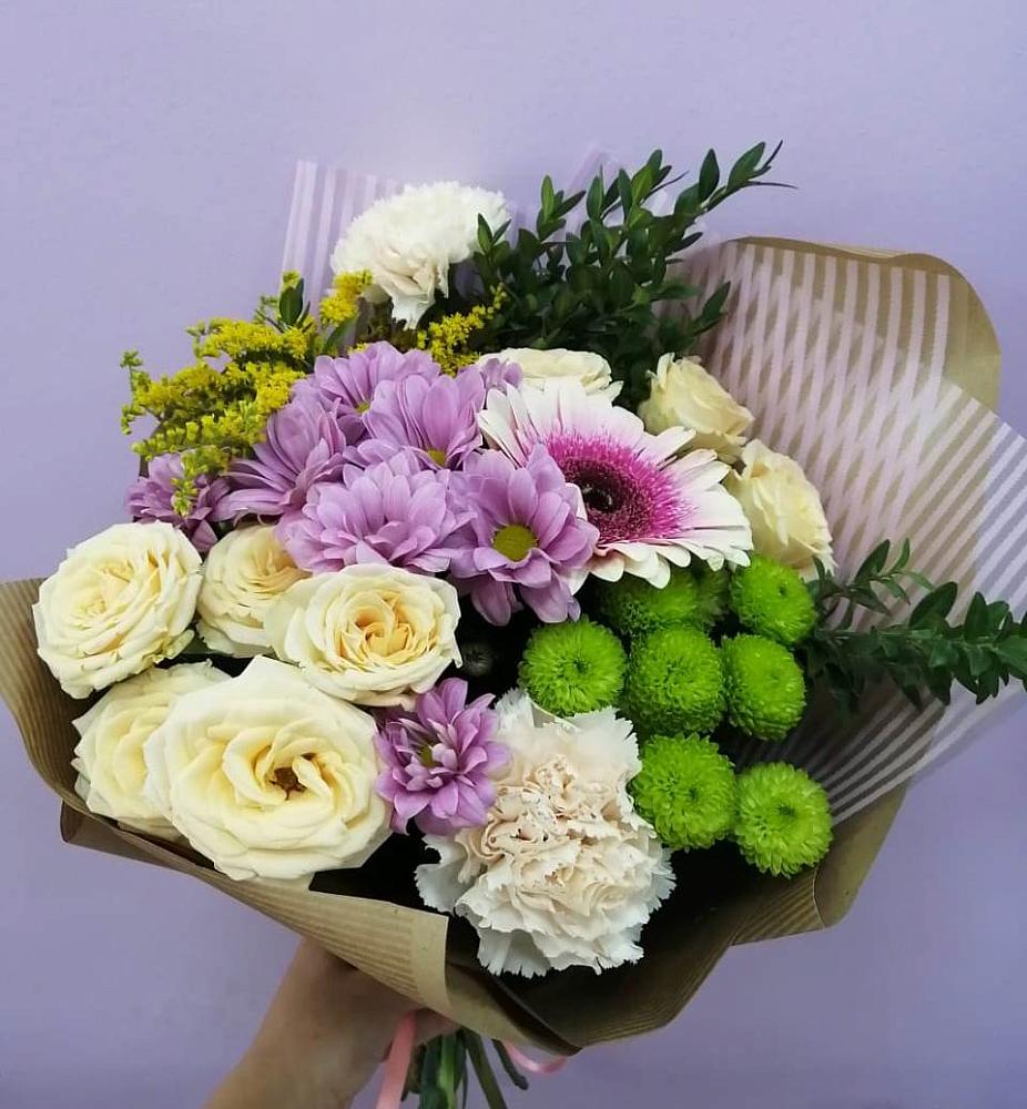 Букет цветов из: Хризантемы, Розы, Гвоздики и Герберы в Мамакане