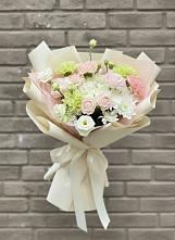 Букет цветов из:  Гвоздики, Розы, Лизиантусы и Хризантемы в Мамакане