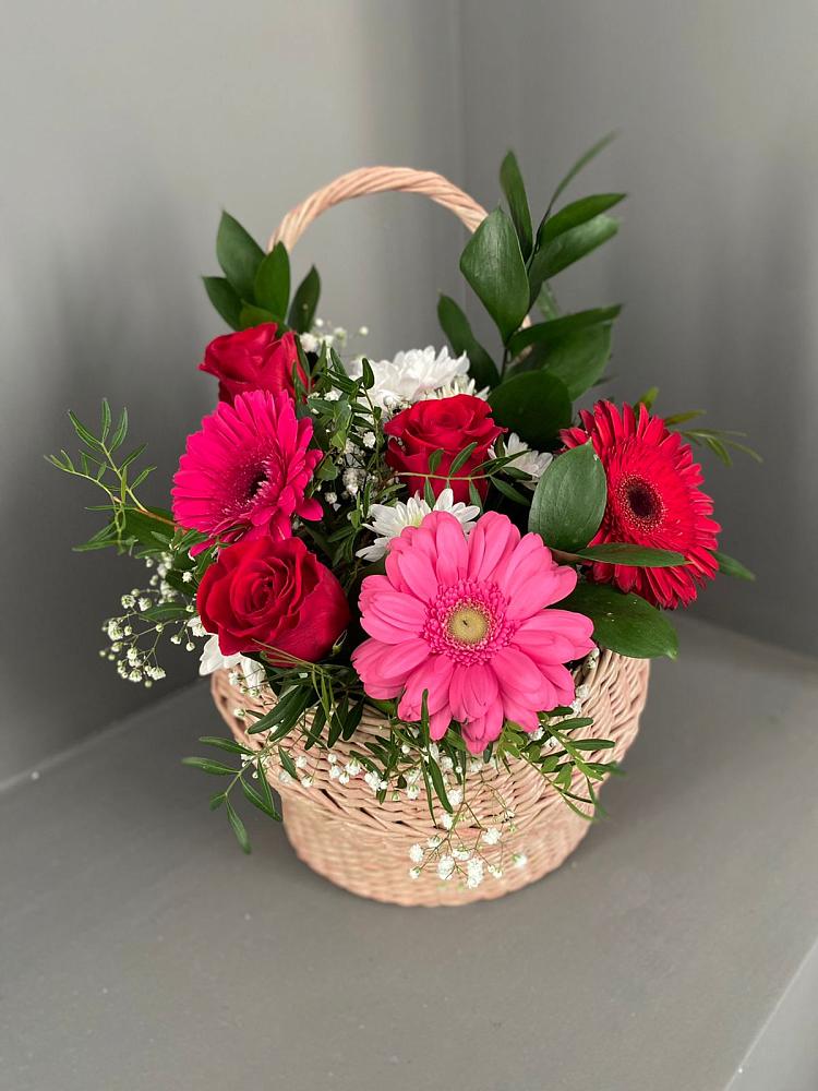 Цветочная композиция из Розы, Хризантемы и Герберы в корзине в Мамакане