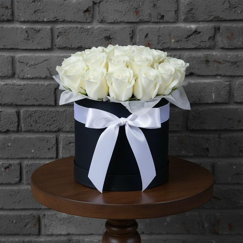 Цветочная композиция из Розы в шляпной коробке в Мамакане