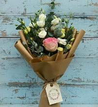 Букет цветов из:  Розы и Лизиантусы в Мамакане