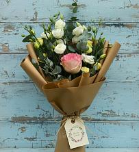 Букет цветов из:  Розы и Лизиантусы в Мамакане
