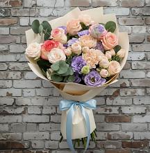 Букет цветов из:  Розы, Лизиантусы и Гвоздики в Мамакане