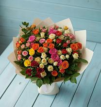 Букет Микс из разноцветных кустовых роз в Мамакане